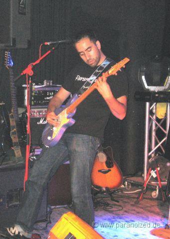 Klassische Hand.jpg - Wie schön, dass die Greifhand mal klassisch greift, da freut sich doch jeder Gitarrenlehrer!